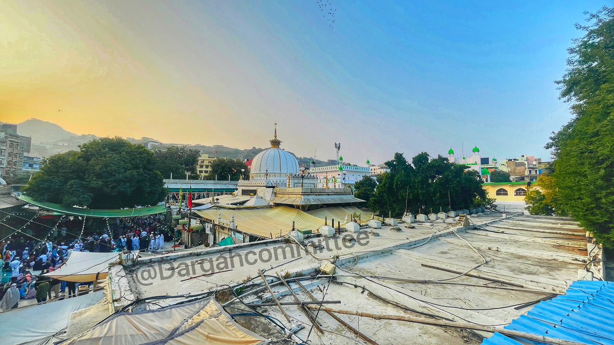 DargahCommitte's tweet photo. Jitna Diya Sarkar Ne Mujhko Utni Meri Aukat Nahi Hai
#dargahcommitteeajmer #ajmersharifdargah #islamicpost #ajmer #deen #sunnah #instaislam #islamicpost #muslim #islam #khawaja #allah #prayer #ummah #pray #prophet #urs2024 https://t.co/dbTvu2ofrb
