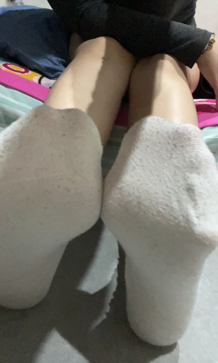 SongziJiu's tweet photo. #足控 #臭脚 其实没那么臭就是蹭一下标签 #原味 https://t.co/QJr3nT4FIx