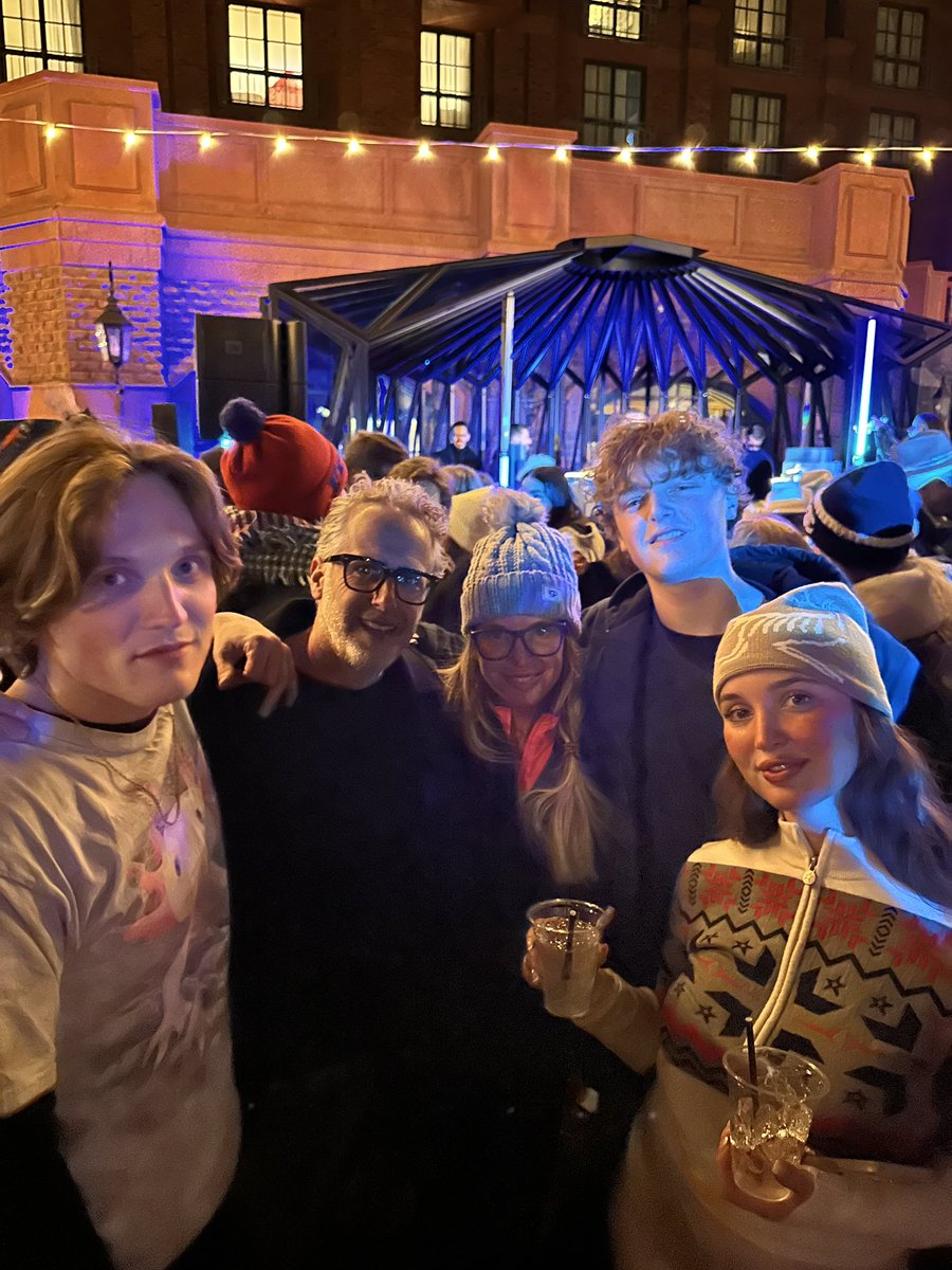 NewBreedMM's tweet photo. Apres Ski with family @JenBermanMD @StRegisAspen https://t.co/gxFh78a4ot