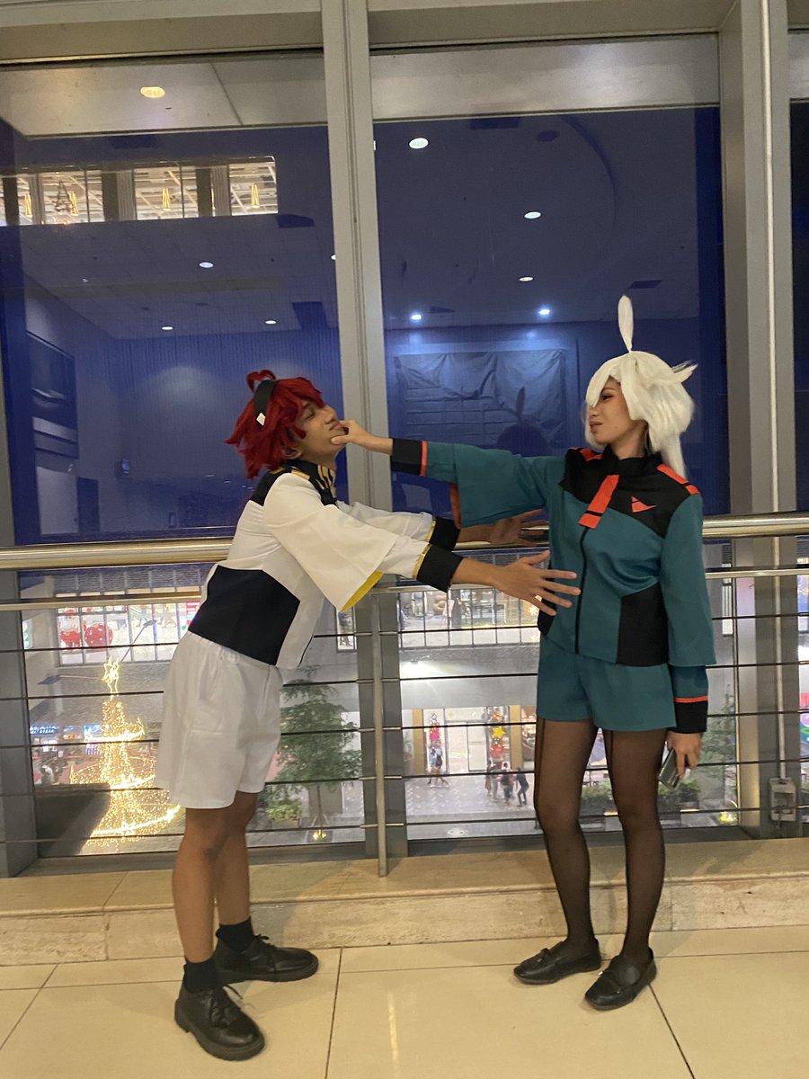 jdotxkek's tweet photo. Hi guys my gf and I cosplayed sulemio at cosmatsuri yesterday https://t.co/Y8HbVVQYQC