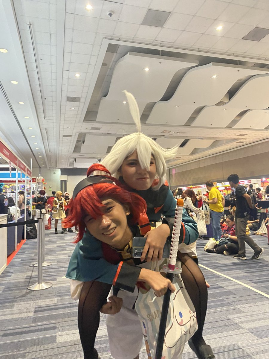 jdotxkek's tweet photo. Hi guys my gf and I cosplayed sulemio at cosmatsuri yesterday https://t.co/Y8HbVVQYQC