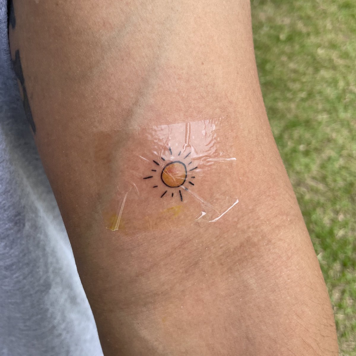 Did a last minute-rather-impulsive tats before #2023 comes to an end, to remind my self to always choose (kindness) ❤️ and that the (sun)☀️will always shine again and again. Halah.