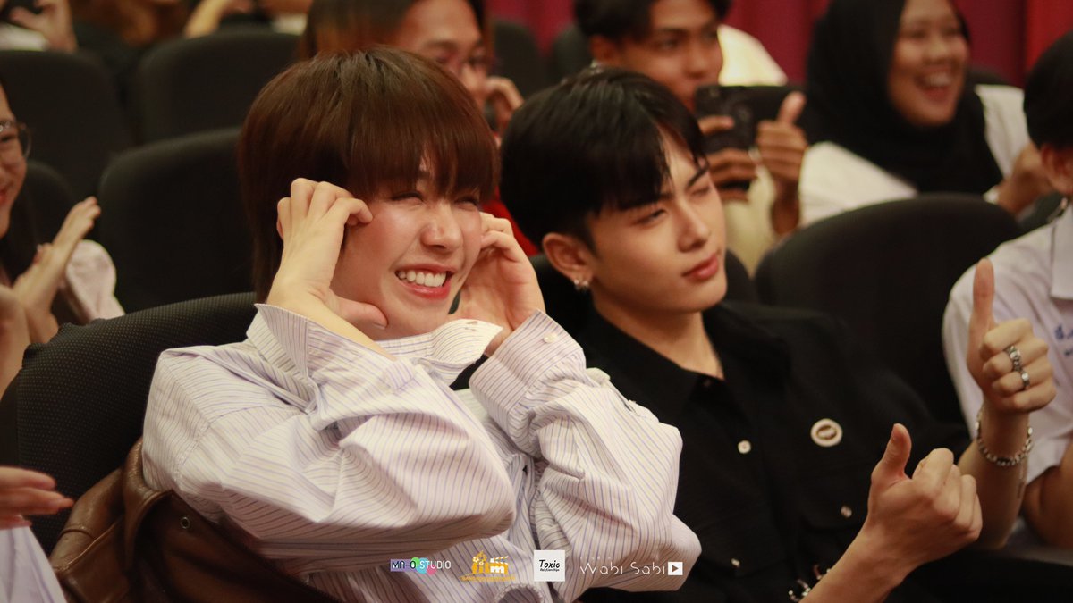 MA_O_STUDIO's tweet photo. Behind the scenes  AFTER RAIN Festival✨🎉
.
ภาพบรรยากาศของงานฉายหนังเรื่อง “ WOULD YOU BE MY LOVE ” และ Guestสุดพิเศษ @cooheartt @Ppsanta 
ที่จะมาแชร์ประสบการณ์การทำงานและวงการซีรี่ย์
.
#AFTERRAINFESTIVAL #ma_o_studio #santapp #santyofsanta #cooheart #แคร์รอตของคุณกระต่าย https://t.co/aBeCesZzfi