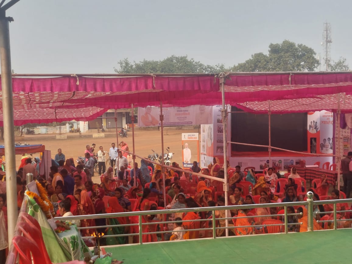 NagarMagarlod's tweet photo. आज नगर पंचायत मगरलोड के रामलीला मैदान में आयोजित कैंप में 405 नागरिकों ने शासकीय सेवाओं की जानकारी एवं लाभ प्राप्त किया l
@PMOIndia
@HardeepSPuri
@ChhattisgarhCMO
@Secretary_MoHUA
#ViksitBharat2047
#ViksitBharatSankalpYatra
#ModiKiGuarantee https://t.co/g7113ar4UZ