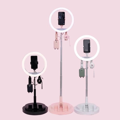 AmyRaeCams's tweet photo. I just received Creator On-Screen Kit - Multi-charging Self-Powered Portable Ring Light Set from Tyson Schillme/schullme via Throne. Thank you! https://t.co/G9xmmdKFPv #Wishlist #Throne https://t.co/sBhQMKZxkb