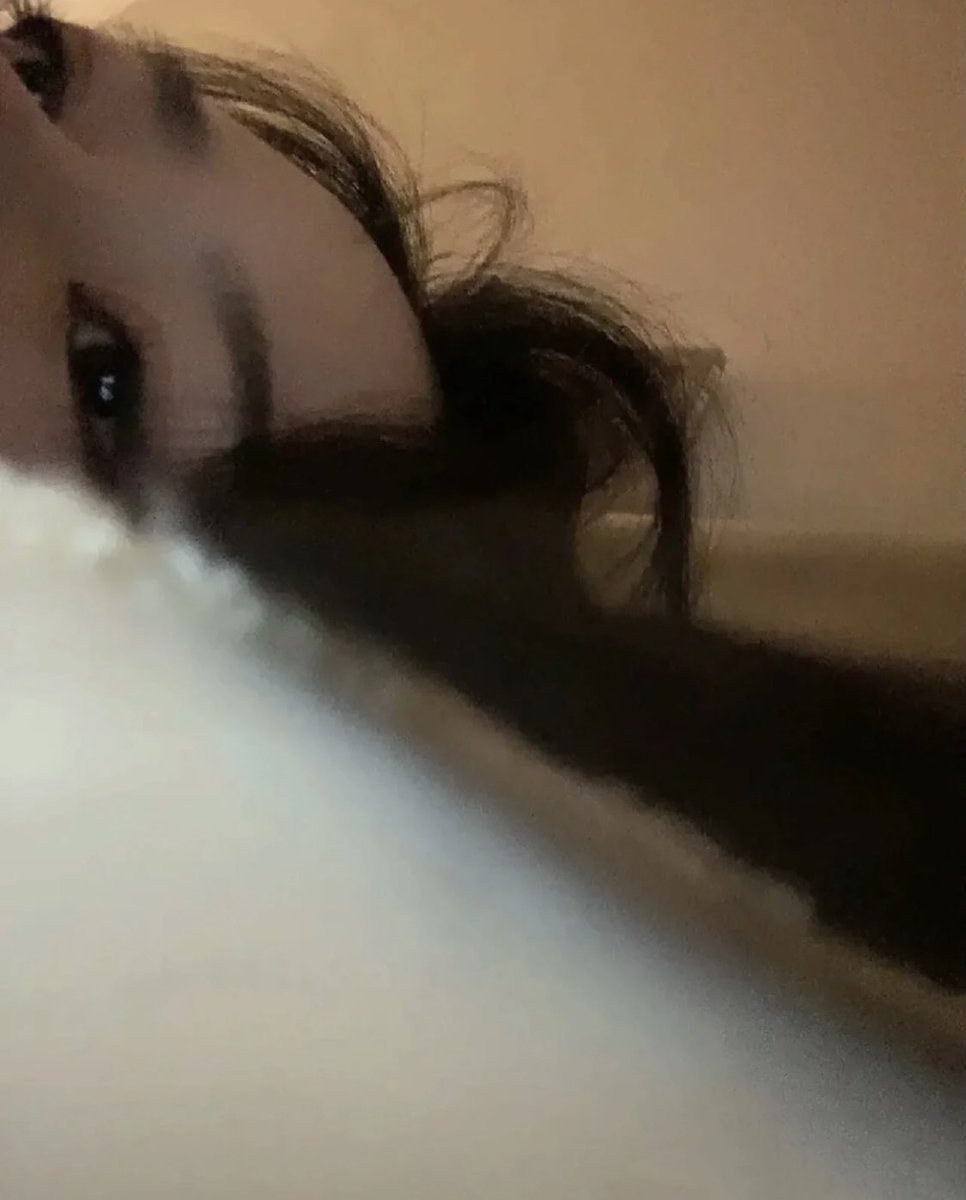 misswillny's tweet photo. 反正我是睡不着…. https://t.co/Ql0B7tTKDu