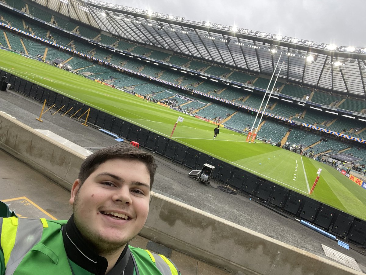 bhampshire39's tweet image. Today I have traveled toon to Twickenham for the Big Game 15 

#BigGame15 #SJA #AskMeHow #StJohnAmbulance
