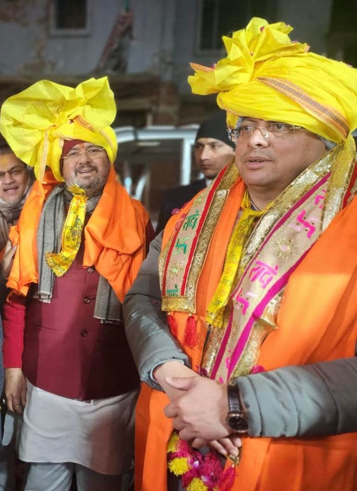 Ashokkatariya9's tweet photo. अपने दो दिवसीय प्रवास पर श्री गोवर्धन, श्री वृंदावन और मथुरा पधारे उत्तराखंड के लोकप्रिय मुख्यमंत्री श्री पुष्कर सिंह धामी जी के स्वागत अभिनंदन और श्री गोवर्धन महाराज की परिक्रमा में साथ रहने का अवसर प्राप्त हुआ ।
@pushkardhami https://t.co/9GFfRiD9rZ