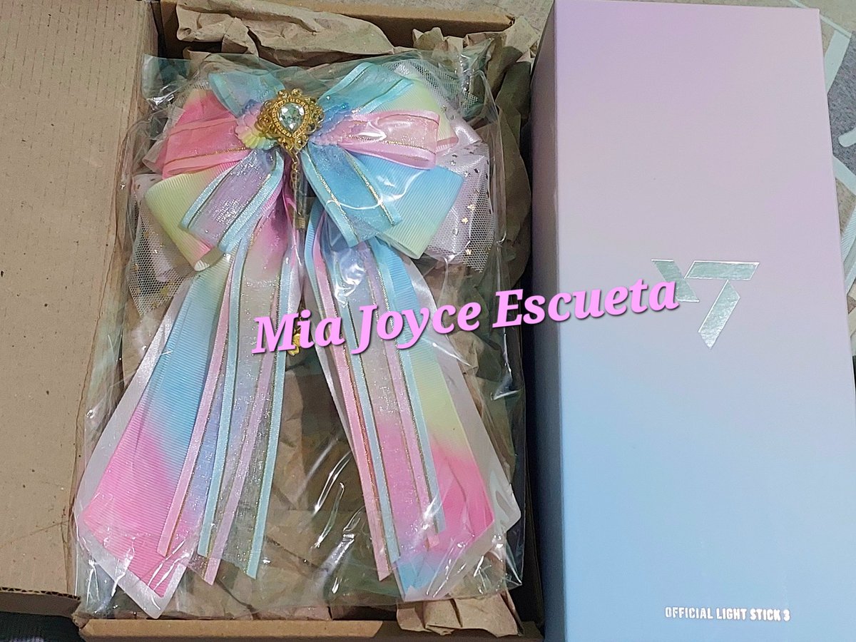 Mjaes03's tweet photo. LF | OFFICIAL CARAT BONG VER. 3 FOR RENT

- 1,200 (Rent Only) 
- Price: 3,427 (KPOP MERCH: LAZADA)
- Payment upon meet up (SM Novaliches/SM North Edsa)
- RFR: Cant attend concert (Conflict Sched)

Pm me if interested.😊 https://t.co/EoLys38NmZ