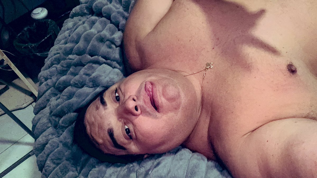swatchito's tweet photo. Imagínate en mi cuarto 😈😈😈😈

#gay #zippo #merida #chubby #bottom #feliz #micuarto #single https://t.co/Z3SLAIsrVm
