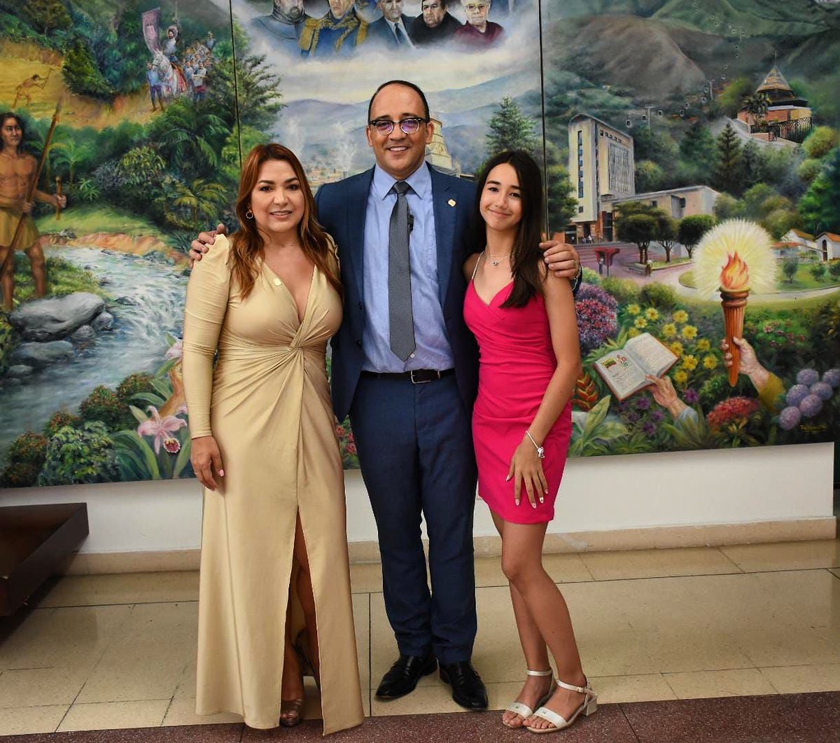 🥰 Con ellas sólo tengo palabras y sentimientos de amor y gratitud por su apoyo incondicional, por la paciencia y compañía durante estos 4 años. 

Gracias a Dios, gracias a la vida por su presencia en mi vida.

¡Las amo!  🫶 <a href="/Deisy_Herrera1/">Deisy Herrera</a>