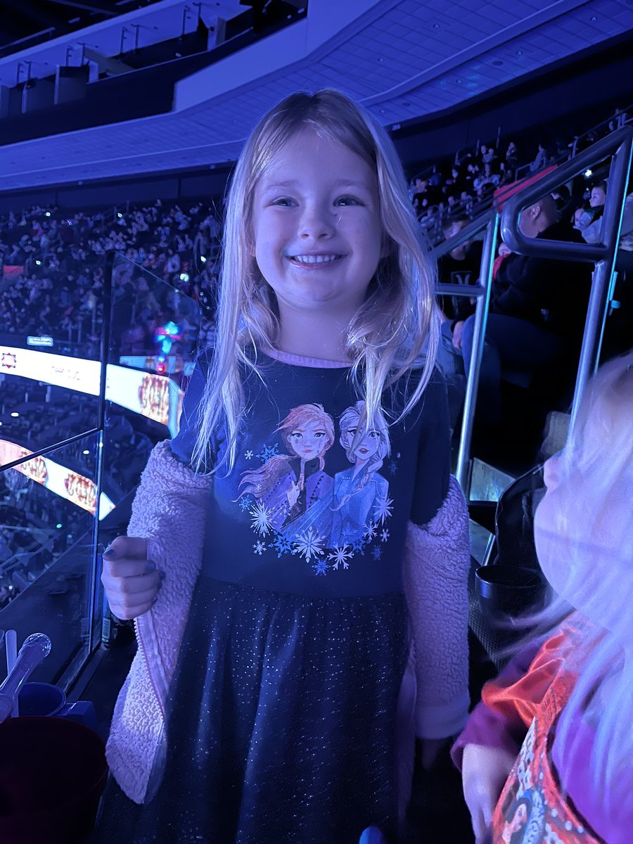 leopardess111's tweet image. #DisneyOnIce