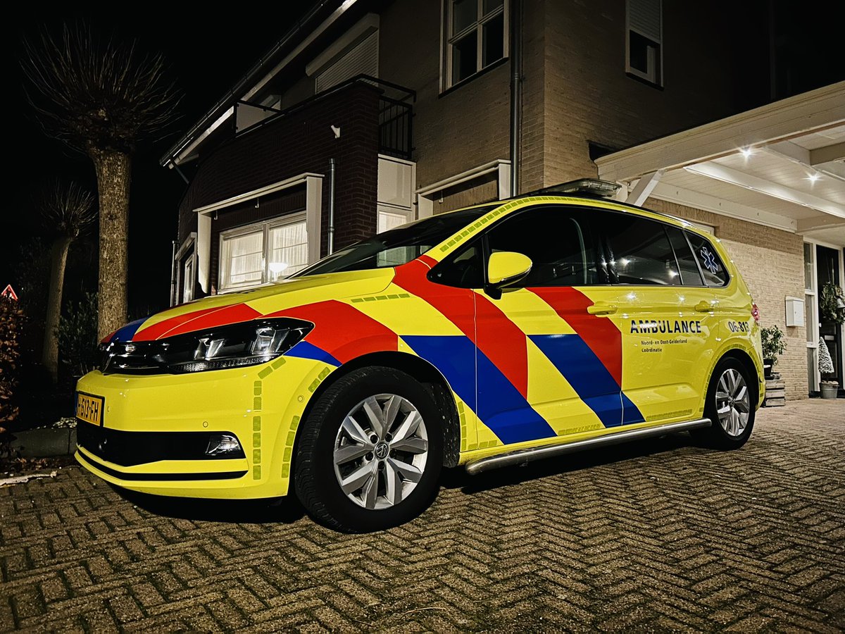 Anthon Wolf (@wolfanthon) on Twitter photo Tot woensdag inzetbaar #paraat als Officier van Dienst Geneeskundig en First Responder voor het gebied #veluwe #west <a href="/VNOGregio/">Veiligheidsregio Noord- en Oost-Gelderland</a> Goede zondag, oudejaarsdag en jaarwisseling toegewenst! #veluwe #elburg #veiligheid #ambulancezorg #jaarwisseling Tot woensdag inzetbaar #paraat als Officier van Dienst Geneeskundig en First Responder voor het gebied #veluwe #west <a href="/VNOGregio/">Veiligheidsregio Noord- en Oost-Gelderland</a> Goede zondag, oudejaarsdag en jaarwisseling toegewenst! #veluwe #elburg #veiligheid #ambulancezorg #jaarwisseling
