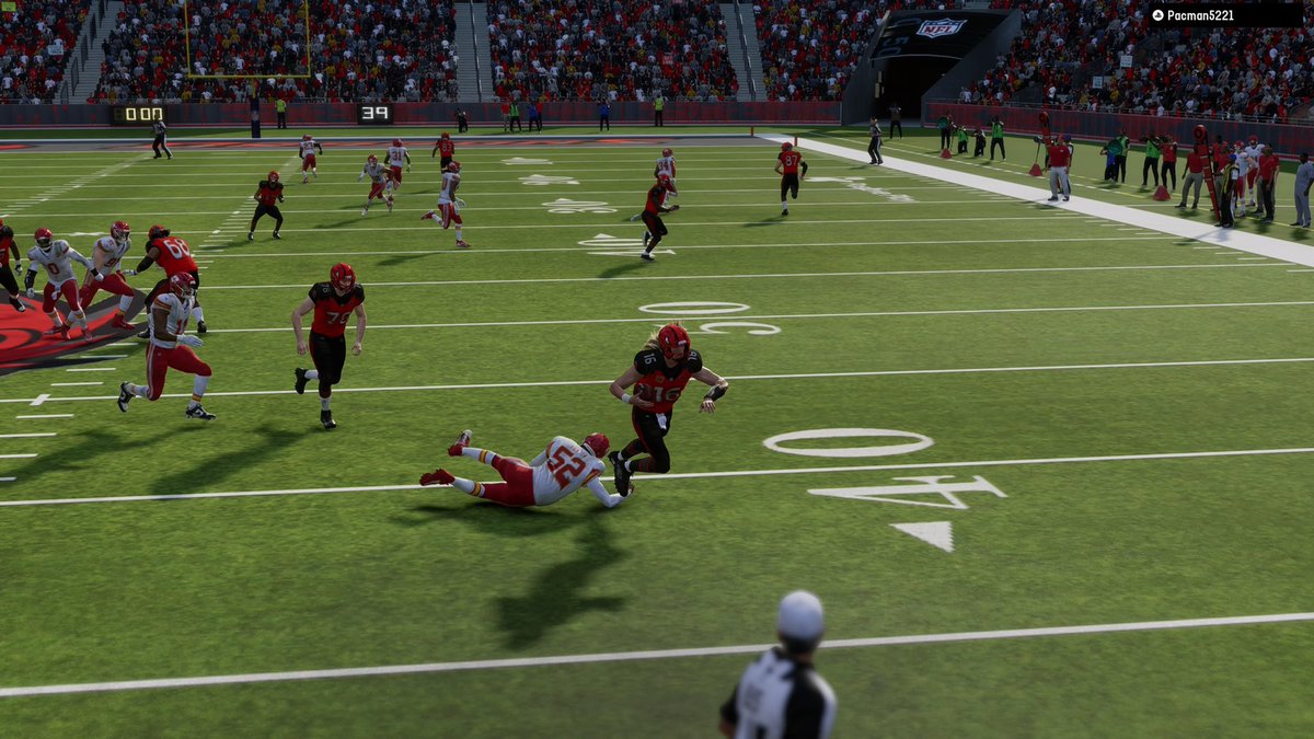 1stdownCooper's tweet photo. Week 9 we get a great win against the dragons 45-16! 🔥 defense forced 7 turnovers!
Mahomes threw for 381 yards 5 TD’s! 
Roquan had 3 interceptions 
Micah had 2.5 sacks and rookie Matt Hunter had 1.5 sacks! https://t.co/JncZInAmSm