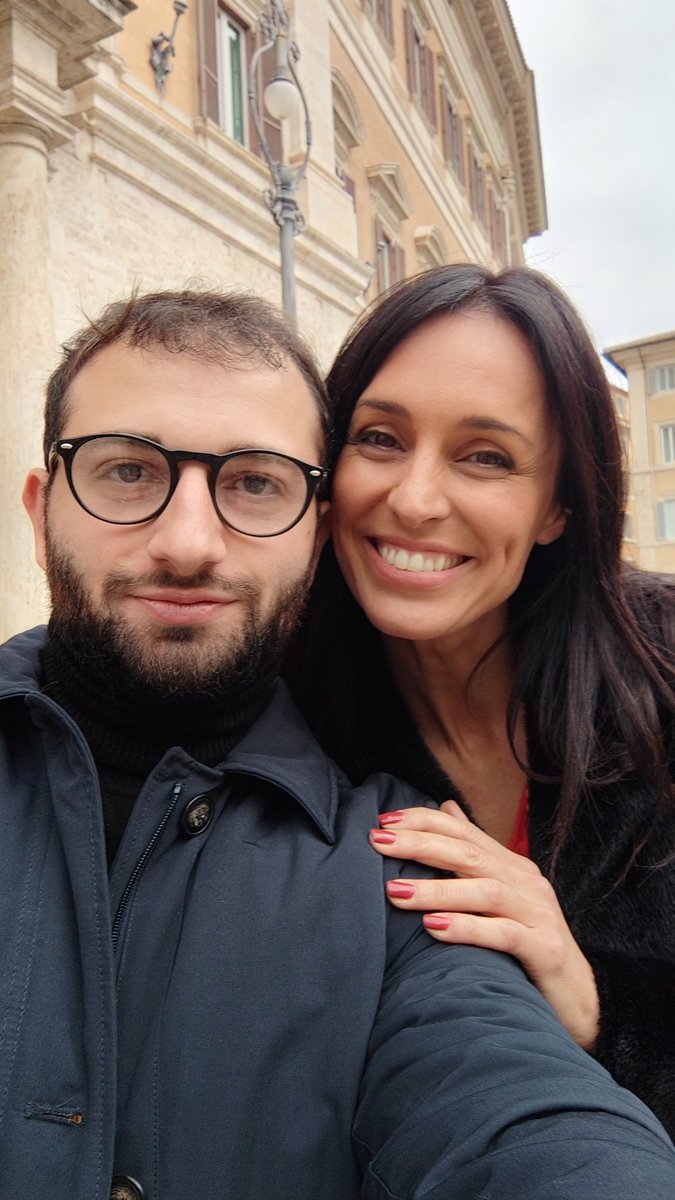Attimi di pausa con l'On.le <a href="/AleAmbrosiTW/">Alessia Ambrosi 🇮🇹</a> ☀️