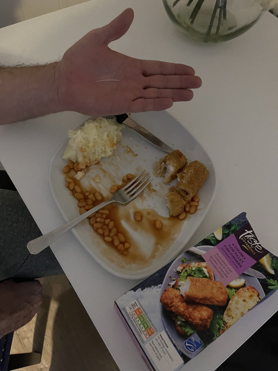 EmilyPeach18's tweet photo. @sainsburys just removed this bone from my 10 year old daughters throat after eating your ‘boneless’ cod fish fillets! https://t.co/5hHORx0cWw