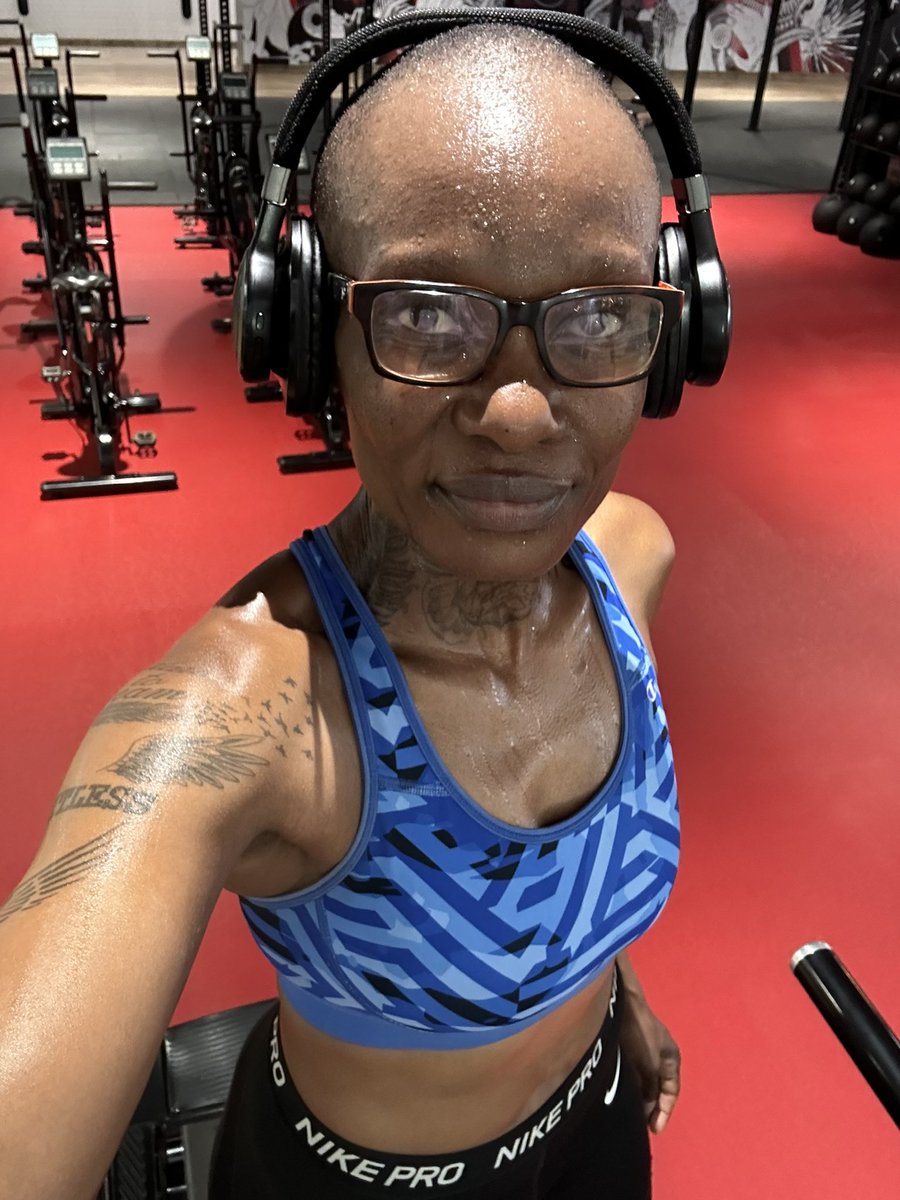 esawuor's tweet photo. The bad news is, time flies.
The good news is, you’re the pilot.
#Effectual2023 #IChooseME
#Week53
#fitnesshustler #fitnesslifestyle https://t.co/RE7kibepTj