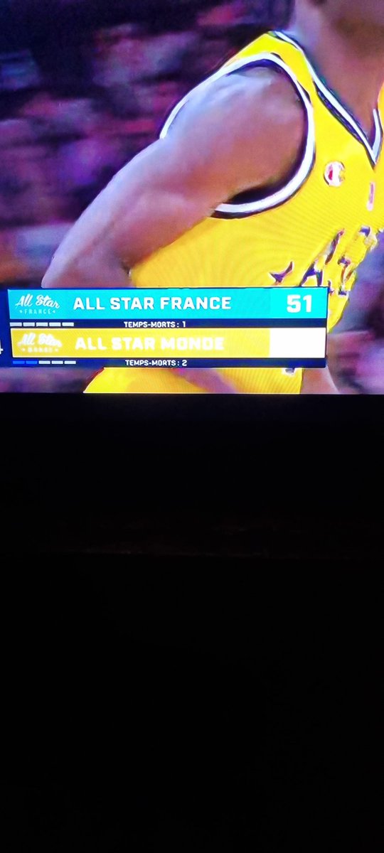 Trohzen's tweet photo. #lnb #allstargame
Quand tu mets Le score de l'équipe Monde en Blanc sur fond jaune 😅😅😅 https://t.co/MYcn58TRnO