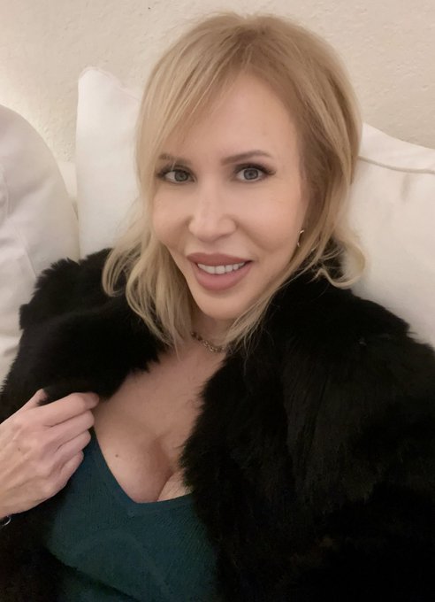 Have a sexy Saturday!  I&rsquo;ll be waiting for you in my DMs:  https://t.co/8Ng4kPg3MJ XOXO 💋  #Saturday<a href="/tag/saturday"class="tags"><span>#saturday</span></a><a href="/tag/saturdayvibes"class="tags"><span>#saturdayvibes</span></a><a href="/tag/weekendfun"class="tags"><span>#weekendfun</span></a><a href="/tag/saturdaymood"class="tags"><span>#saturdaymood</span></a>