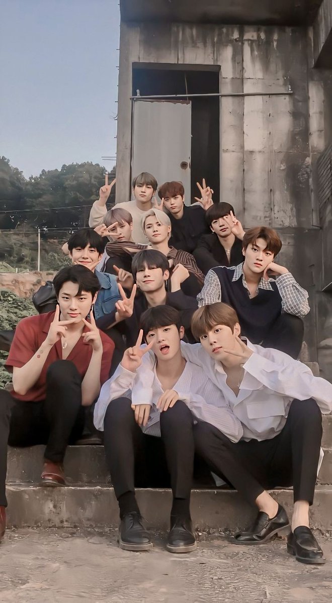 Chansamon37's tweet image. เรารู้สึกดีใจและภูมิใจทุกครั้งที่เห็นหนุ่มๆอดีตX1ได้ประสบความสำเร็จในเส้นทางของตัวเอง ถึงแม้จะเสียดายทุกครั้งที่นึกไปถึงวันที่พวกเขาอุตส่าห์ฝ่าฟันอะไรมามากมาย แต่ว่าในตอนนี้แต่ละคนเดินบนทางที่สวยงามแล้วถึงจะไม่ราบเรียบแต่Oneitคนนี้ก็ขอให้หนุ่มๆทุกคนมีแต่ความสุขนะ #X1 #Oneit 🦋🦋