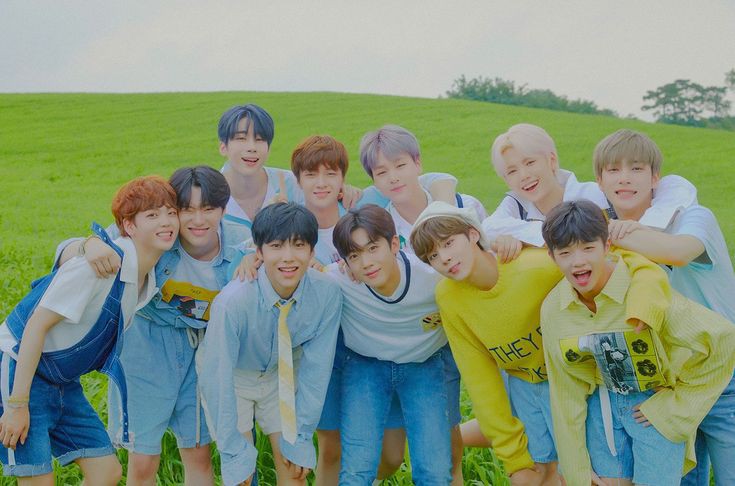 Chansamon37's tweet image. เรารู้สึกดีใจและภูมิใจทุกครั้งที่เห็นหนุ่มๆอดีตX1ได้ประสบความสำเร็จในเส้นทางของตัวเอง ถึงแม้จะเสียดายทุกครั้งที่นึกไปถึงวันที่พวกเขาอุตส่าห์ฝ่าฟันอะไรมามากมาย แต่ว่าในตอนนี้แต่ละคนเดินบนทางที่สวยงามแล้วถึงจะไม่ราบเรียบแต่Oneitคนนี้ก็ขอให้หนุ่มๆทุกคนมีแต่ความสุขนะ #X1 #Oneit 🦋🦋