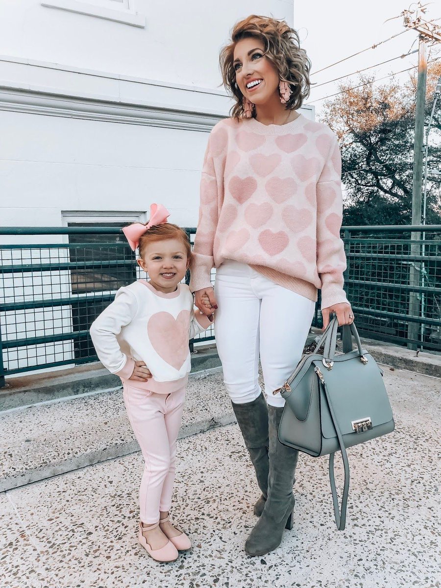 cleomadisonblog's tweet photo. 8 Casual Valentine's Outfits Perfect For  A Night In

https://t.co/305ryx9w3P

#ootd #valentines #womensfashion https://t.co/g48bM2XHBr