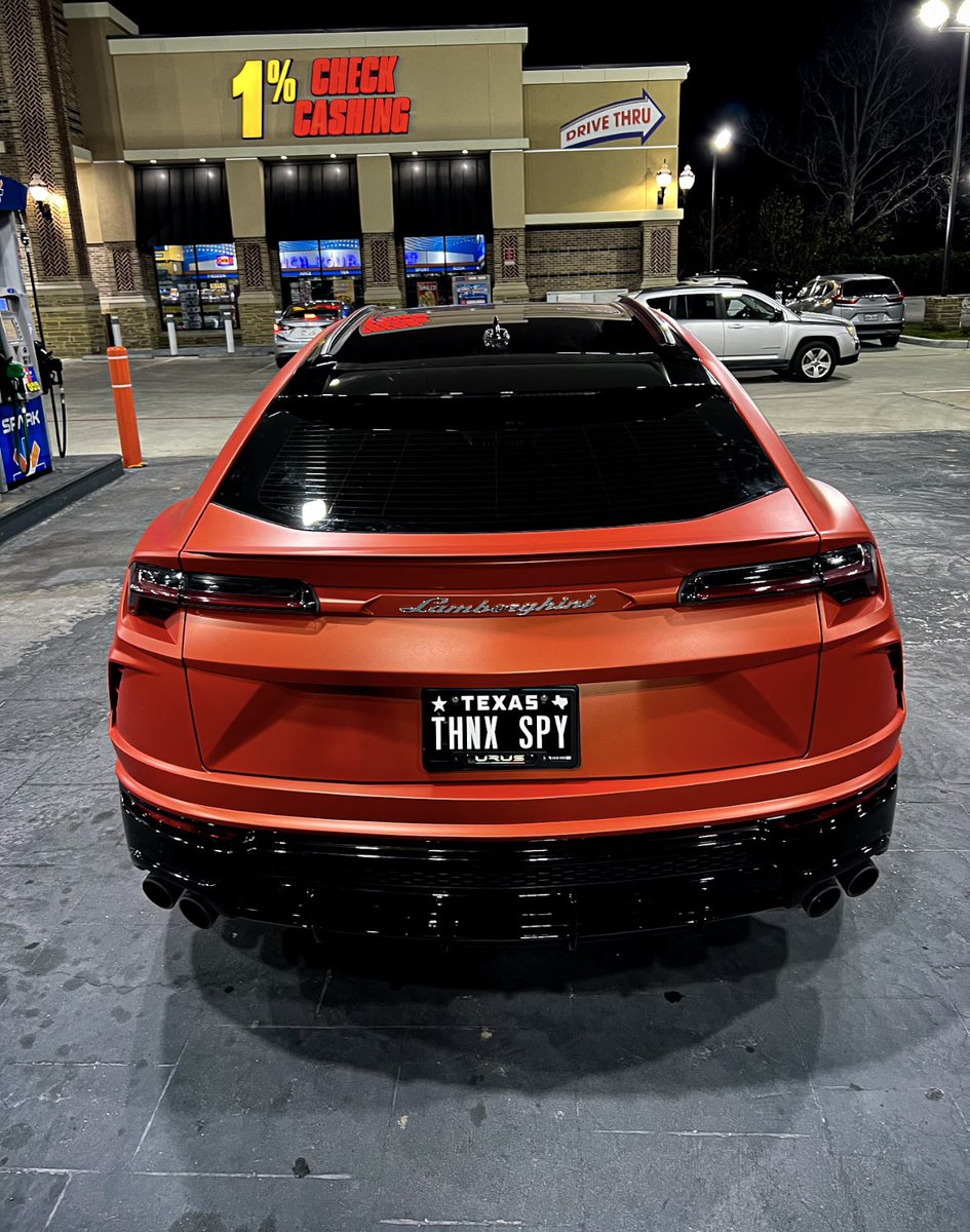 EJKustoms_HTX's tweet photo. Satin Orange Wrap 🍊 Gloss Black Wheels🔥🔥🔥 1st Lamborghini Wrap at the shop 💪🏾 https://t.co/TsMFGgRMOS