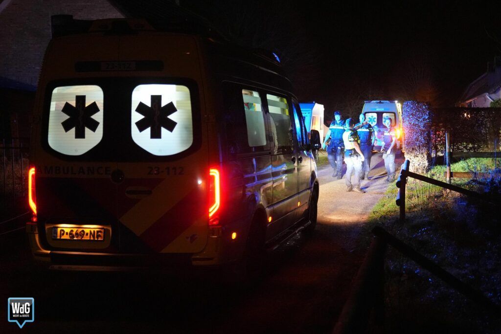 Weertdegekste's tweet photo. Persoon overleden na vuurwerkongeval in #Neeritter ➜ https://t.co/mVcN1LRY7G #Leudal https://t.co/E8Nd1LA0IV