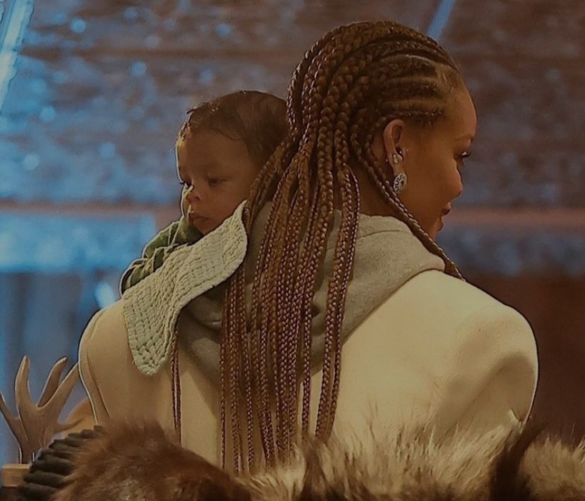 Rihanna, bebeği Aspen ile görüntülendi 👶
#Rihanna