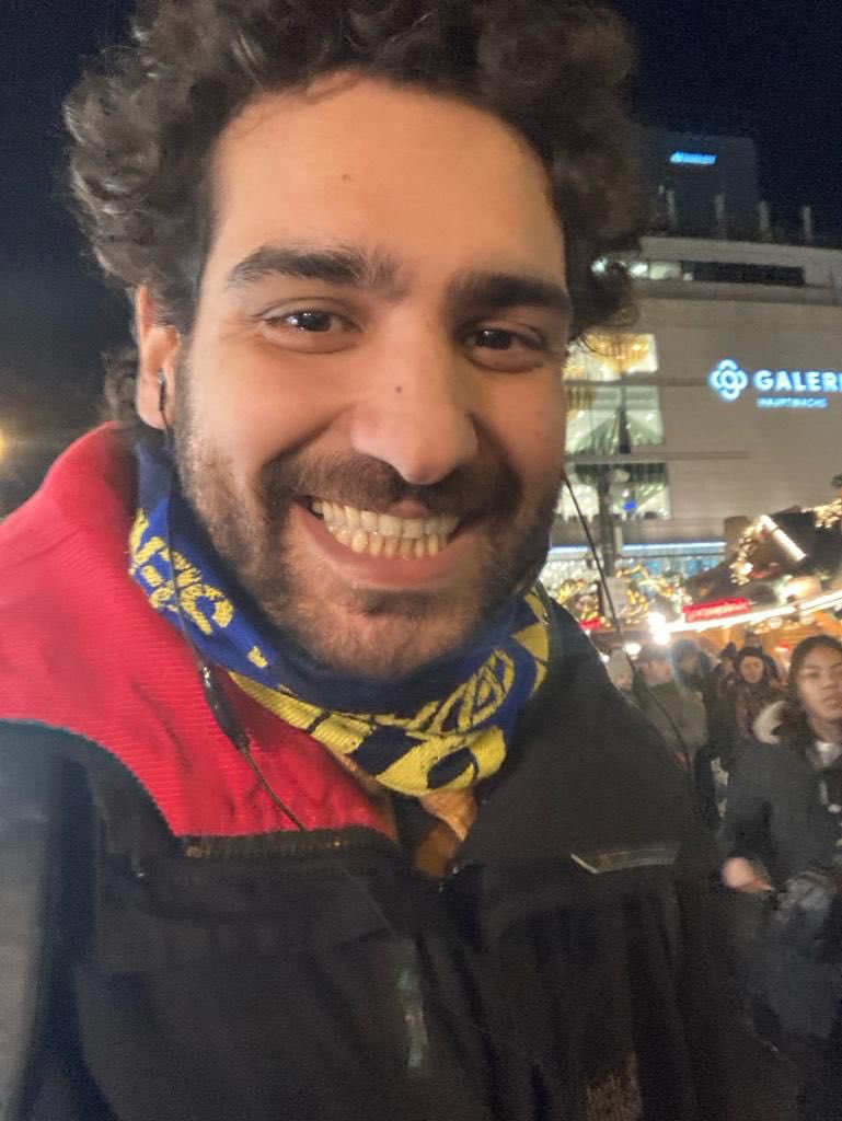 sokaktayiz's tweet photo. Kıymetli dostumuz Özgür Boran Karadağ’ın vefat haberini derin bir üzüntüyle öğrendik. 
Cenazesi 31 Aralık Pazar günü (yarın) İstanbul Beşiktaş Cemevi’nden kaldırılacaktır. 
Mekanı cennet olsun. Başımız sağolsun. https://t.co/2YcjMpLAEk