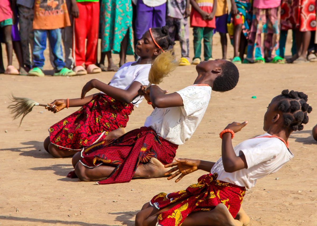 VaccineNet_NG's tweet photo. We are excited to announce the successful conclusion of 16 Days of Activism against Gender-Based Violence with a vibrant community carnival in IDDO, FCT!

This exciting event, aptly named "The Big Story," harnessed the power of the local culture to raise awareness about GBV through storytelling.

Adolescent girls from the community took center stage, bravely sharing their stories and tackling challenging themes like early girl-child marriage, girl-child education, domestic and sexual violence. Their voices resonated deeply, sparking important conversations and inspiring action. #endgbv #orangetheworld
#16daysofactivism2023 @unwomenafrica @GlobalGirlsGLOW @HAFAIng @FMWA_ng @IDG_Summit