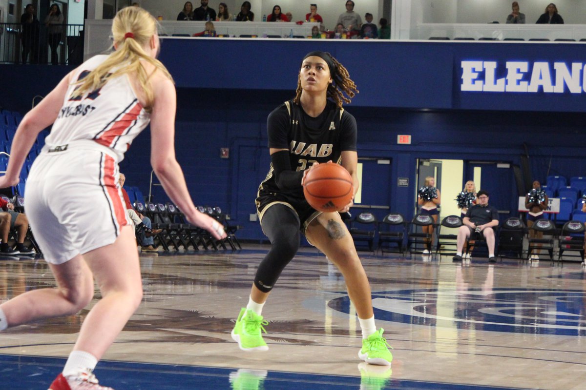 Denim DeShields (16), Maddie Walsh (14) and Jade Weathersby (12) lead UAB to its first-ever AAC win with a 65-53 victory at FAU. Full Recap: bit.ly/3NHWxos #WinAsOne