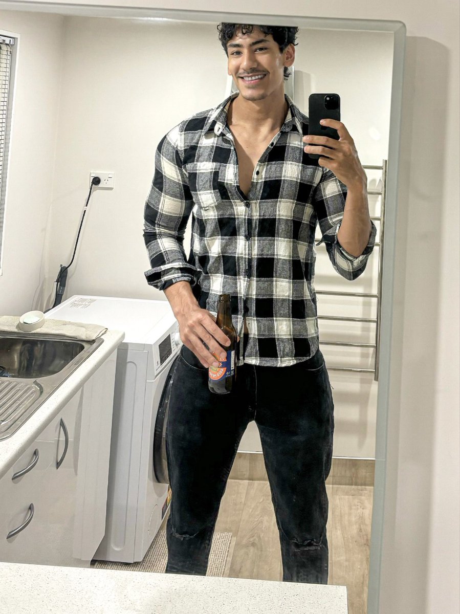 brownboyfitt's tweet photo. Will you take advantage of me when I am drunk 🫣😉 ? https://t.co/fsbDAWWhpO