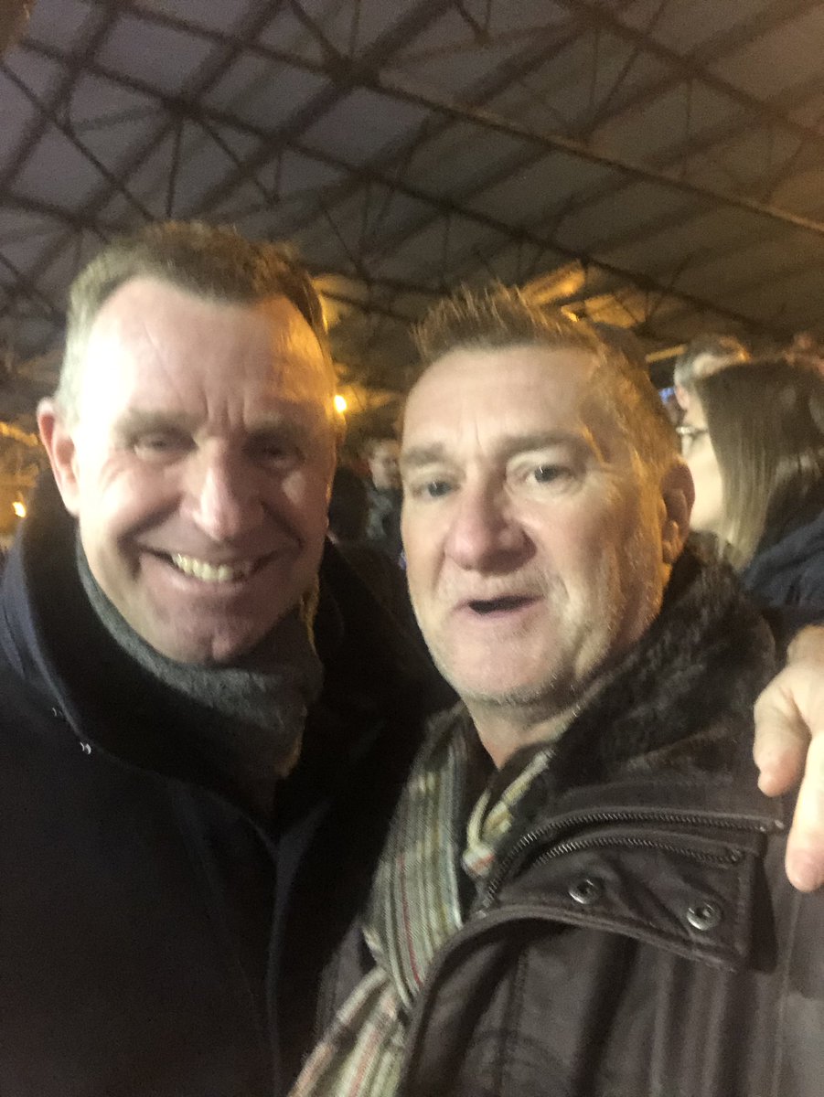 Les Cleevely tweet media