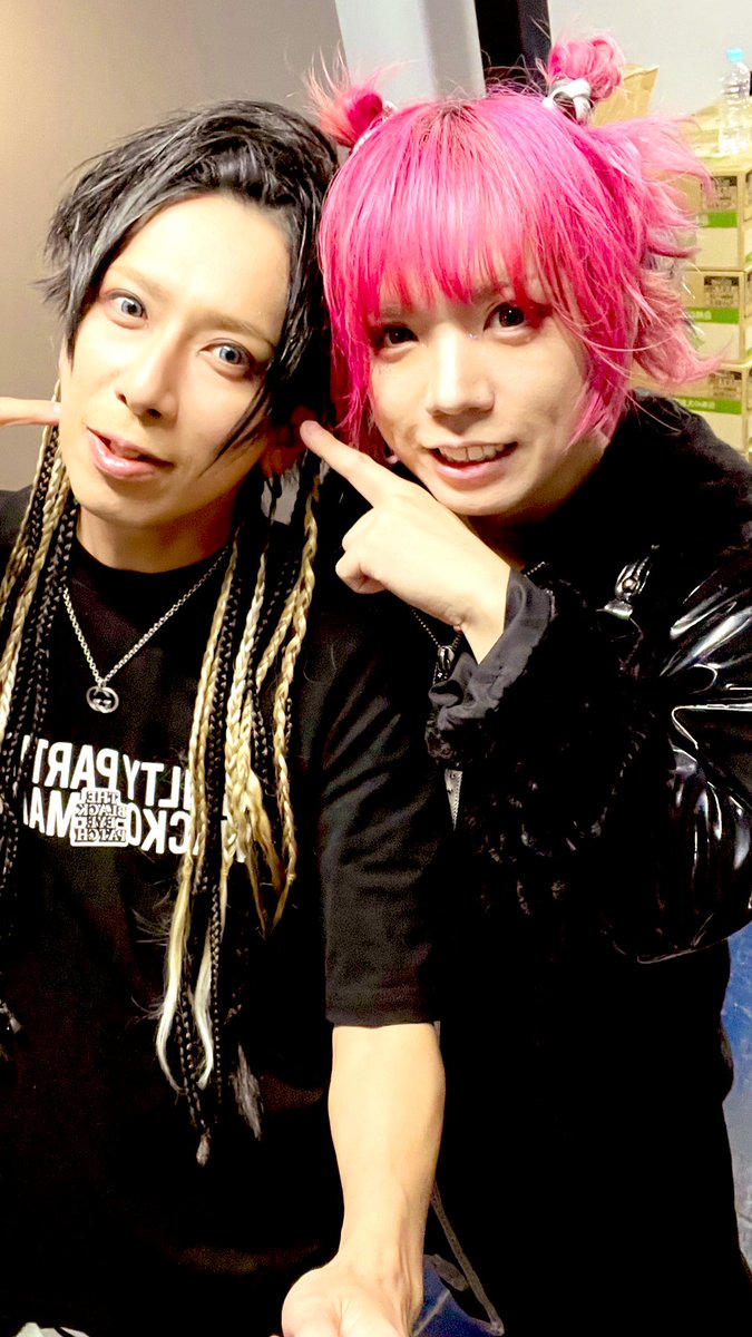 gotaro_official's tweet photo. 人気者と写真撮ったよ
来年なんかやりたいねって！ https://t.co/PvHSs9gkDG