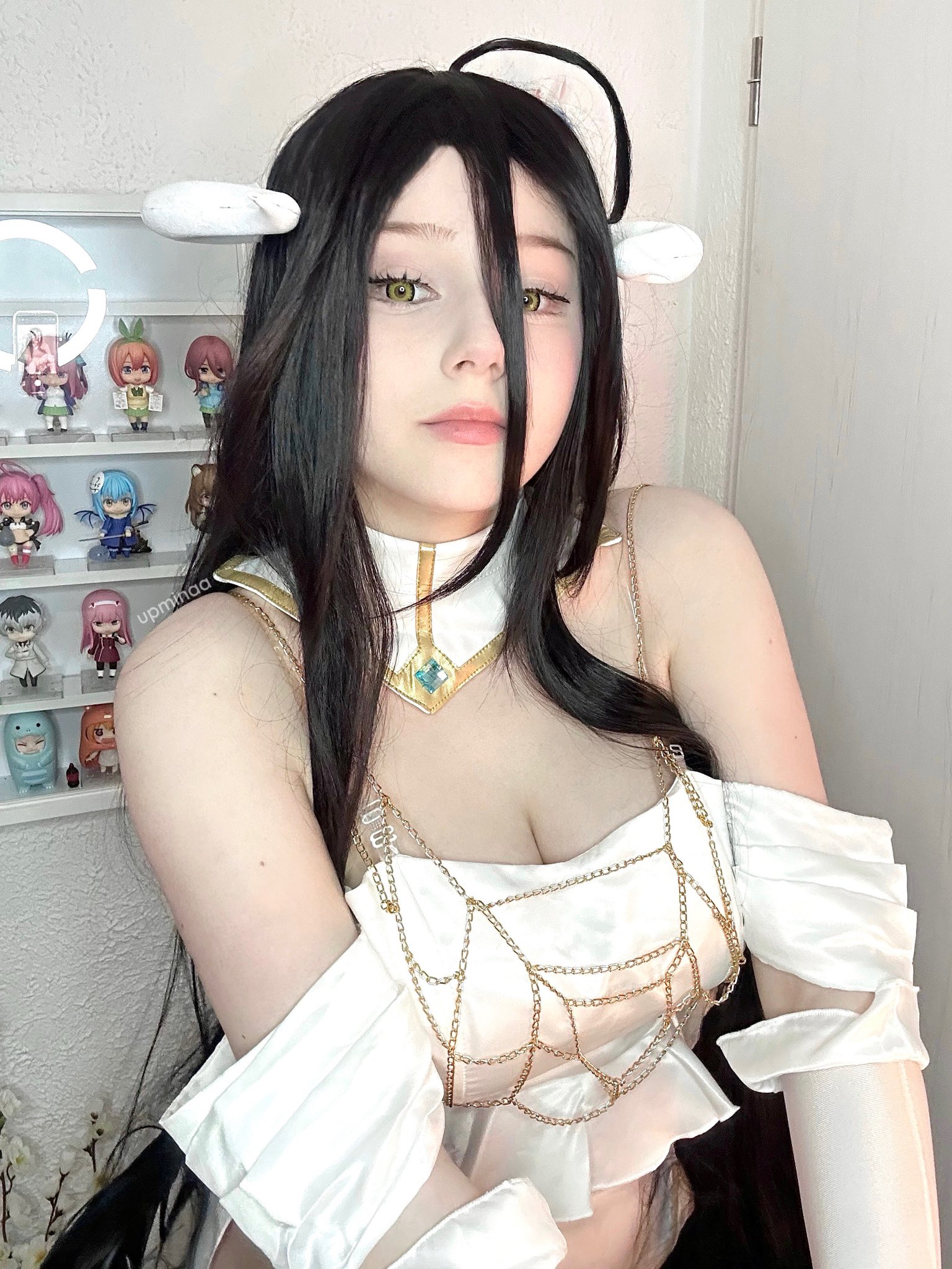 Mina 🪷 twitch.tvupminaa on X: Hello!! I cosplayed Albedo from Overlord  :3💛 how is everyone doing? 🫶🏻 albedo overlord t.coZlZXDUwQgt   X