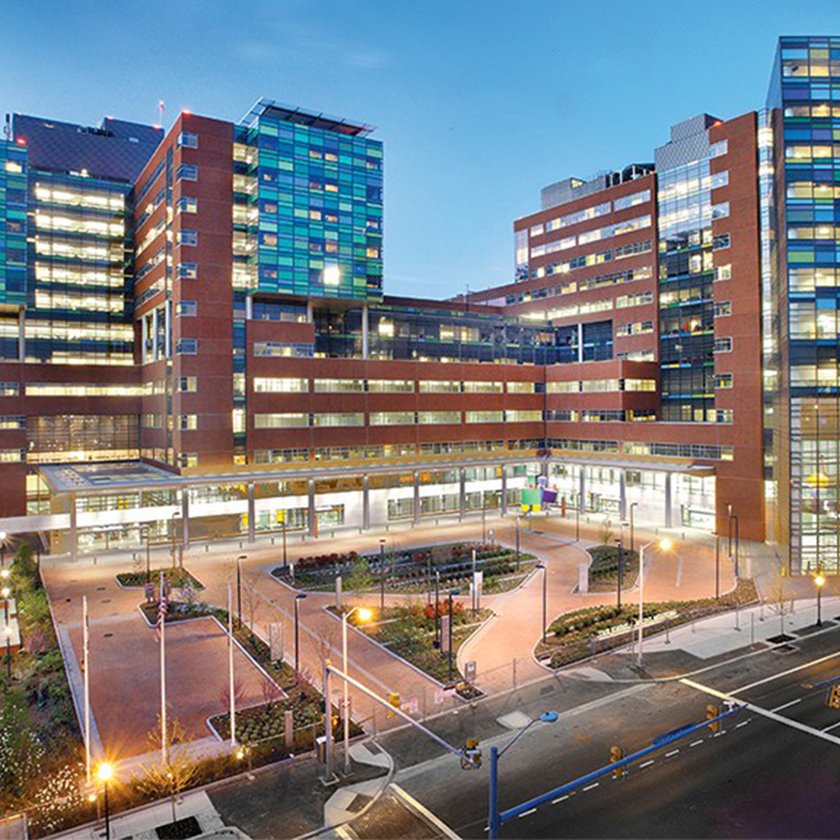 Comunismo // capitalismo

Hospital en Corea del Norte🇰🇵 // hospital en Estados unidos🇺🇸