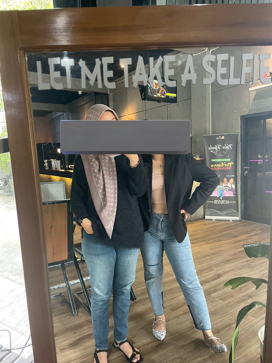 moncheriyoo's tweet photo. @ohmybeautybank Sama nder aku malah punya hip dips juga jd ga pede klo bajunya dituck in, formulanya kalo aku pake kulot besar bajunya ga oversize, kulot sedang bisa pake baju apa aja, celana pensil bajunya oversize (nutup pantat). I always mix with black cuz it makes me smaller https://t.co/xJVAyfdWBL