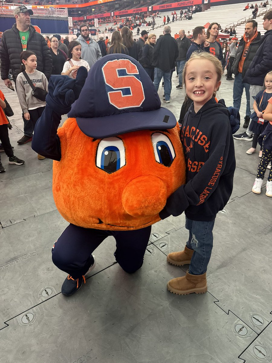 Let’s Go Orange!🍊 Beat Pitt! #CuseGameDay #OrangeNation <a href="/Cuse_MBB/">Syracuse Men’s Basketball</a>