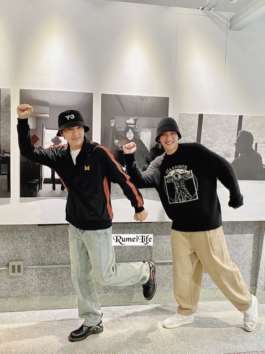 RumeiLife's tweet photo. 【范少勳攝影個展「拙」】
2023/12/30-12/31 14:00、16:00
少勳親自導覽，明天12/31還有機會參加，現場開放合照，少勳超NICE，還遇到坤達、李玉璽前來捧場

從越界關注到現在，很開���他的成長，希望他未來有更多好作品

展覽地點：鬧空間NOW space
（台北市中正區延平南路58號3F）

#范少勳 #FandyFan https://t.co/vwdGi1ZBDK