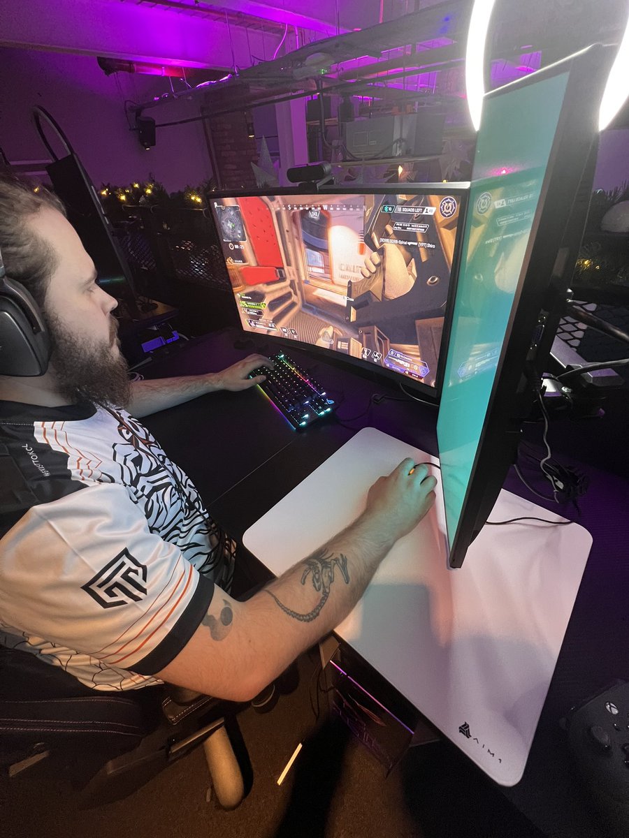 ElementX_gg's tweet image. Jerseys and mousepads 🥵