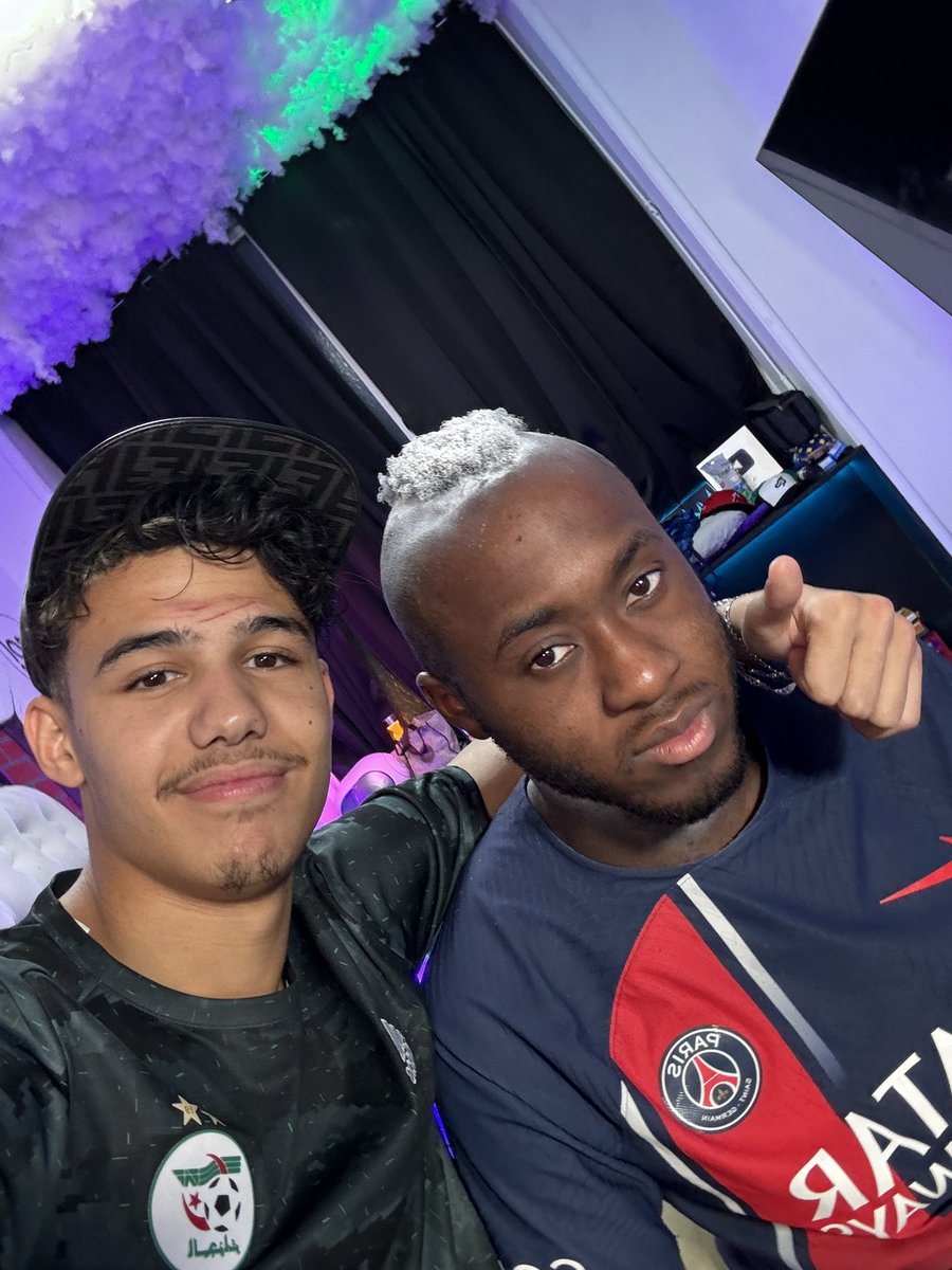 KmSenKangoo's tweet photo. Glow up chaque jours, merci à Mario Balotelli ! 🙏🔥 https://t.co/OV6hiUYIVp