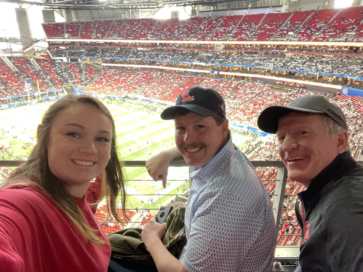 bi11mackey's tweet photo. #CFAPeachBowl https://t.co/teLajB5Xqn