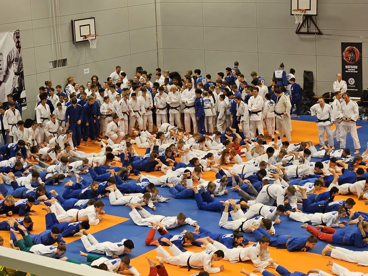 An intense 4 days of randori in Rotterdam at the TopJudo training camp. Great to have our Welsh role model Natalie Powell training with us 🥋🇳🇱🏴󠁧󠁢󠁷󠁬󠁳󠁿🇬🇧