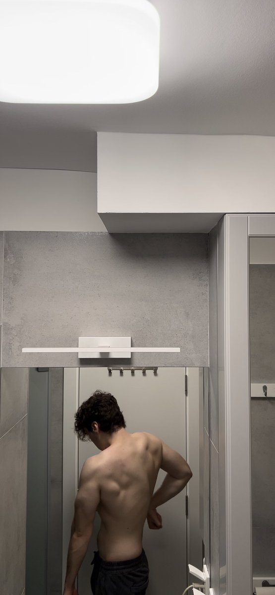 QueasyIRL tweet media