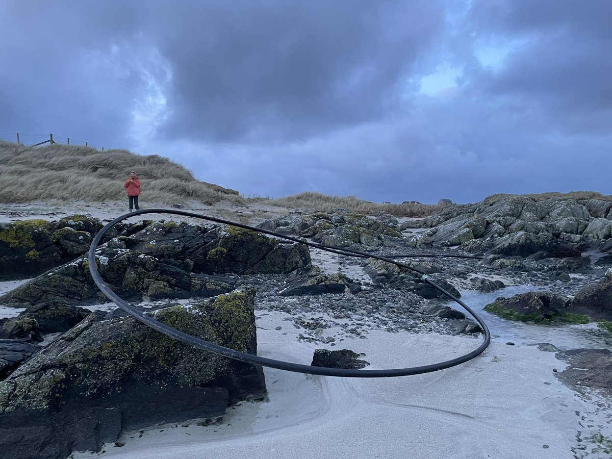 SuilanSpink's tweet photo. There was I thinking there was minimal #marineDebris on the #beach #aquaculture #ADLFG #fishfarming @ScotIslandsFed @NatureScot @JohnAitchison1 No #fishfarms nearby but their #rubbish is 100m of piping pulled up to prevent #shipping #hazzard. @MowiScotlandLtd @SalmonScotland https://t.co/JWzfK9xJEM