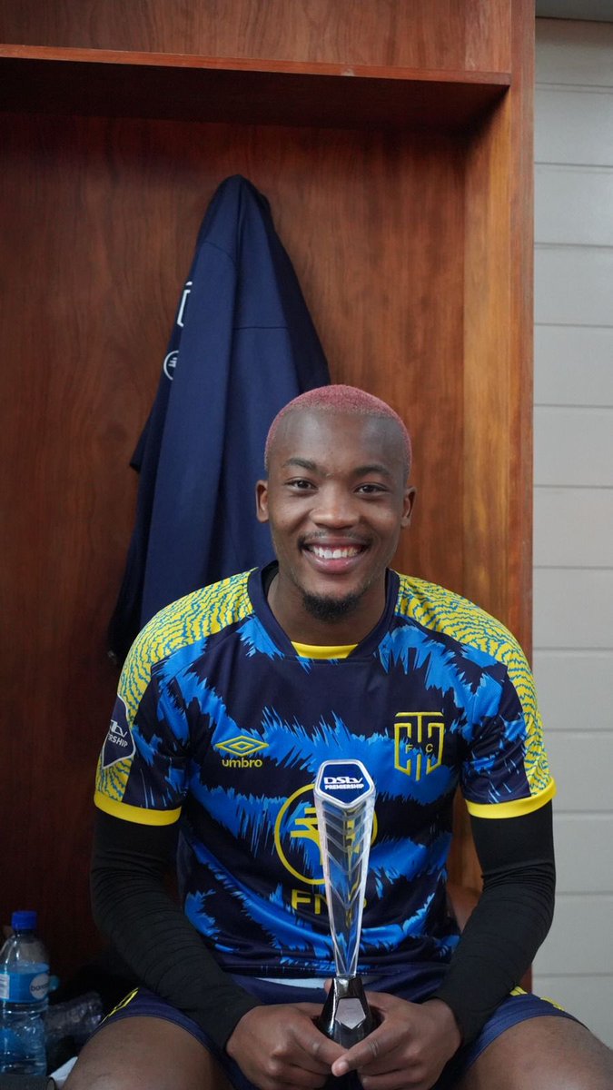 📲 <a href="/kwetsa_89/">Julian Bailey</a> of <a href="/CapeTownCityFC/">Cape Town City FC</a> ahead of #iKapaDerby on #NYE ⚽️

“Obviously just some disappointment that #Mayo wasn’t selected for the #Afcon squad despite being top goal scorer in the league. We will have the job of keeping him motivated. Same with #Ambina.”