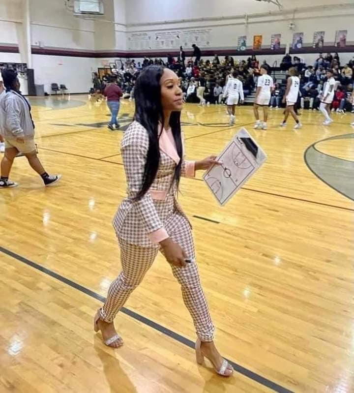 8WithaTiara's tweet photo. 👑Coach Breonna Oconner was FIRED from Coaching Basketball in Opelousas in Louisiana with an amazing 18-4 record. She was reportedly told it wasn't a fashion show… let’s Make this post make some noise for this classy queen and soror. Let’s make her go viral. 

I hope this brings enough attention for the news. She needs her job back. 

#blackexcellence