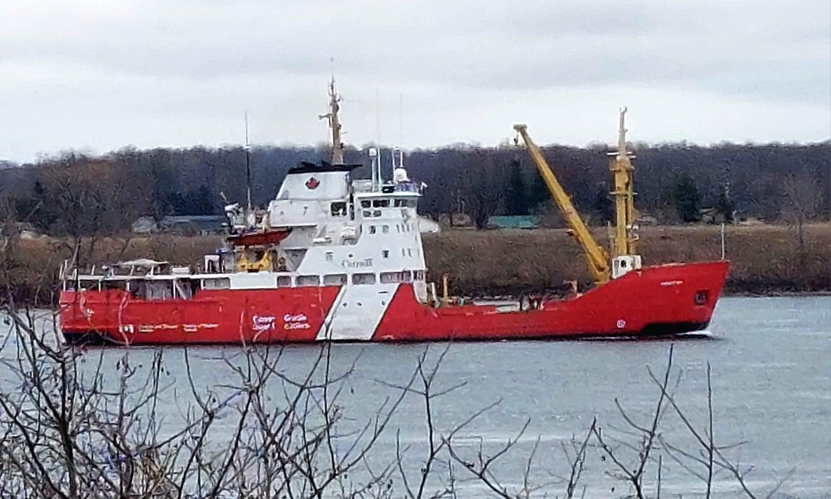 WarshipCam's tweet photo. CCGS Griffon high endurance multi-tasked vessel / light icebreaker off Cardinal, Ontario - December 30, 2023 #ccgsgriffon 

SRC: FB- St. Lawrence Seaway Ship Watchers Network https://t.co/IGdyHCSYUi