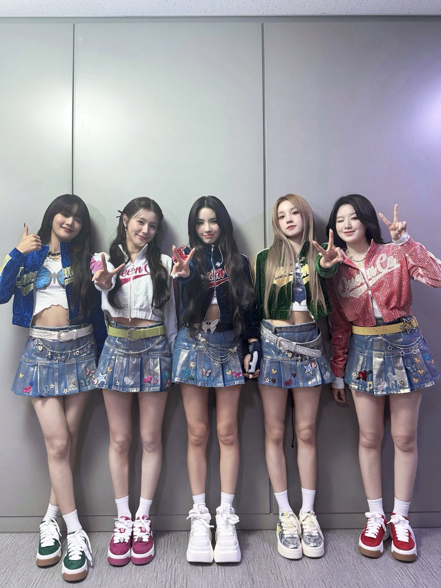 [📸] 231230 @ #2023SBS연예대상

<2023 SBS 연예대상>에서 만난 '퀸카 (Queencard)' 🥰
'먹찌빠' 멤버들과 함께 무대를 할 수 있어서 영광스러웠던 오늘 ✨
네버랜드! 남은 연말 아이들과 더욱 따뜻하게 즐기길 바랄게요 💜

#여자아이들 #GIDLE